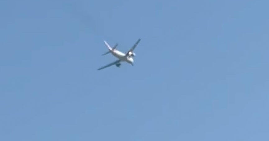 American Airlines flight returns to Las Vegas airport after flames, smoke come from engine midair