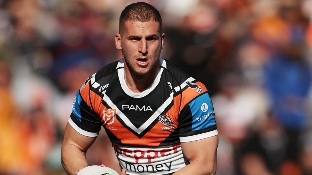 NRL 2025: Transfer Whispers, Adam Doueihi, Wests Tigers up offer for star, St George Illawarra Dragons, Round 23