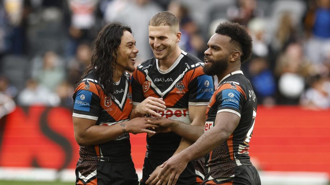 ‘Talk about good timing’: Tigers urged to up contract offer by ‘$50k’ for star as Dragons close in
